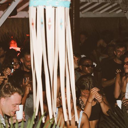 Lucky'S Pansiyon Gili Air Dış mekan fotoğraf